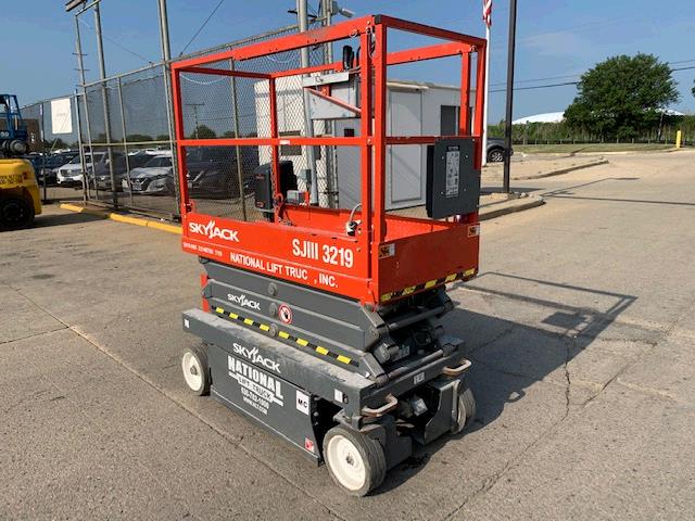 Used Skyjack SJIII3219   | lift truck rental for sale | National Lift