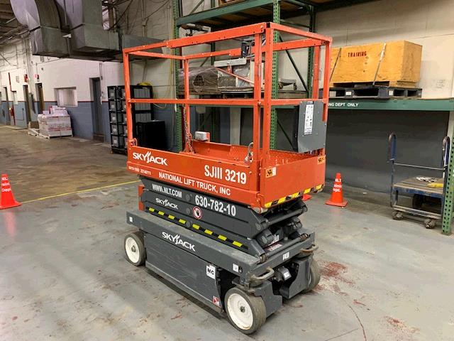 Used Skyjack SJIII3219   | lift truck rental for sale | National Lift