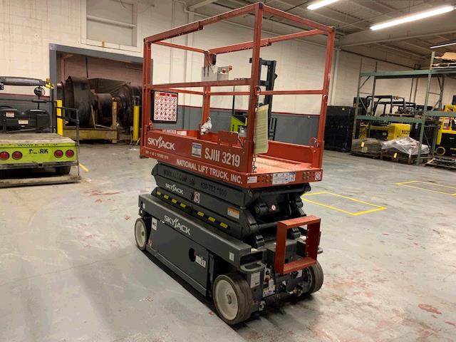 Used Skyjack SJIII3219   | lift truck rental for sale | National Lift