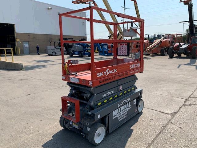 Used Skyjack SJIII3219   | lift truck rental for sale | National Lift