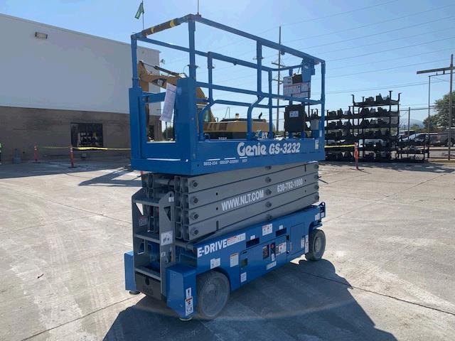 Used Genie GS3232   | lift truck rental for sale | National Lift