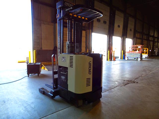 Used Crown RR3020-35   | lift truck rental for sale | National Lift