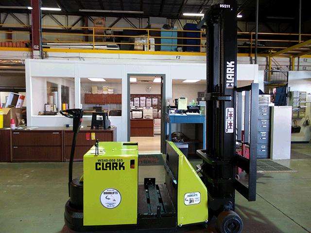 Used Clark ST40B   | lift truck rental for sale | National Lift