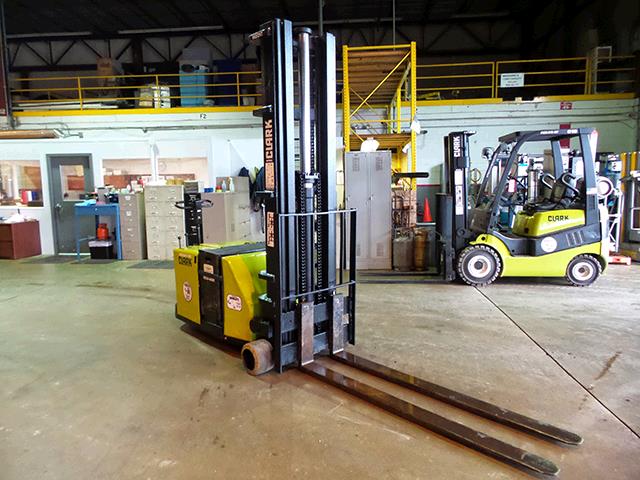 Used Clark ST40B   | lift truck rental for sale | National Lift