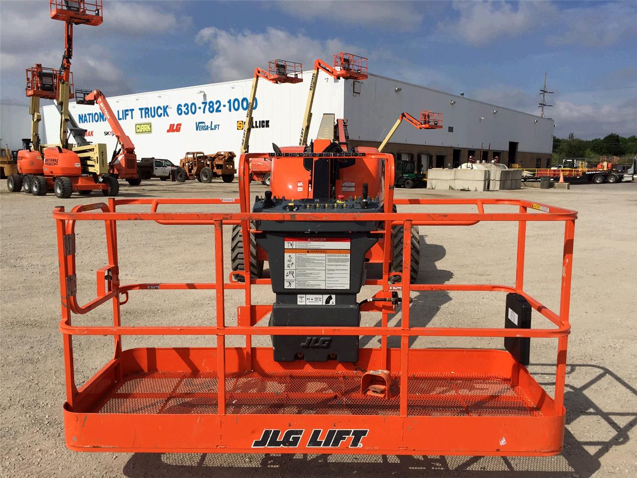 Used JLG Industries 600AJ   | lift truck rental for sale | National Lift