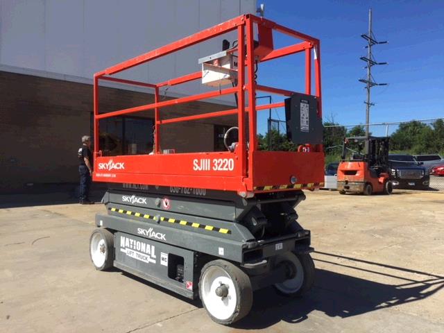 Used Skyjack SJIII3220   | lift truck rental for sale | National Lift